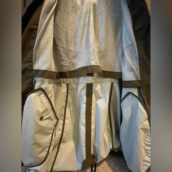 Laundry By Shelli Segal Green Raincoat with Adjustable Drawstring Waist and Hood - Picture 7 of 10